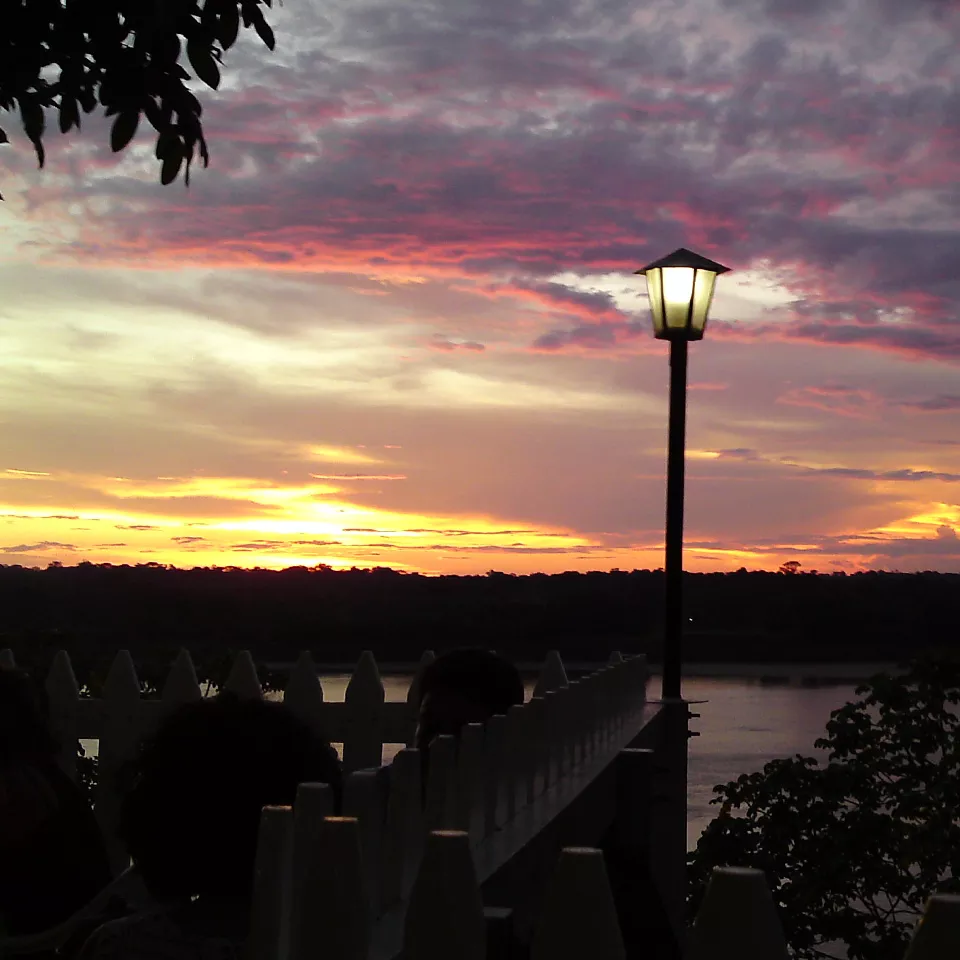 Eficiência energética troca de luminárias deixa cidade iluminada e